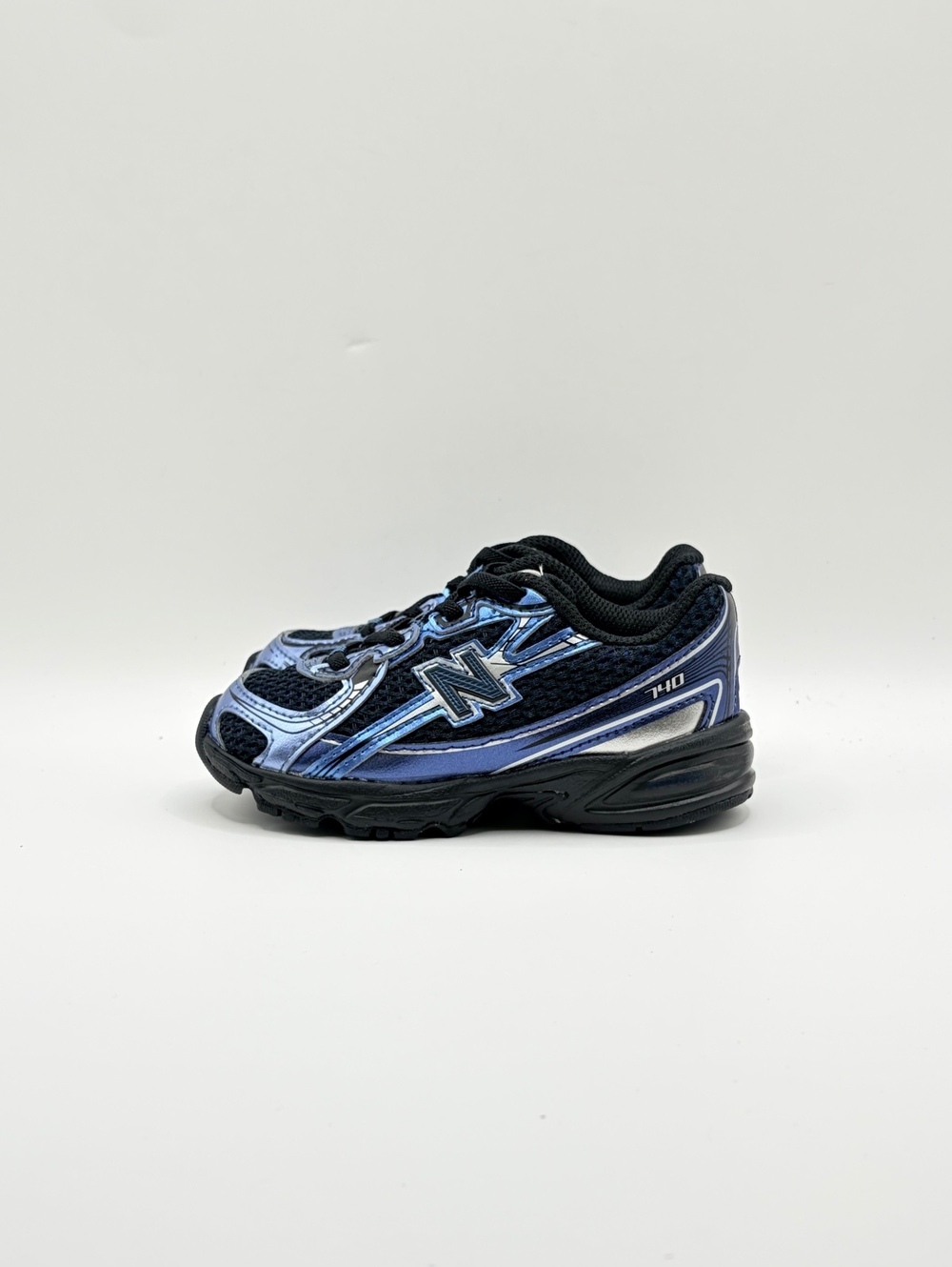 New Balance 740 Kids' Athletic Sneakers Blue and Black Size 4